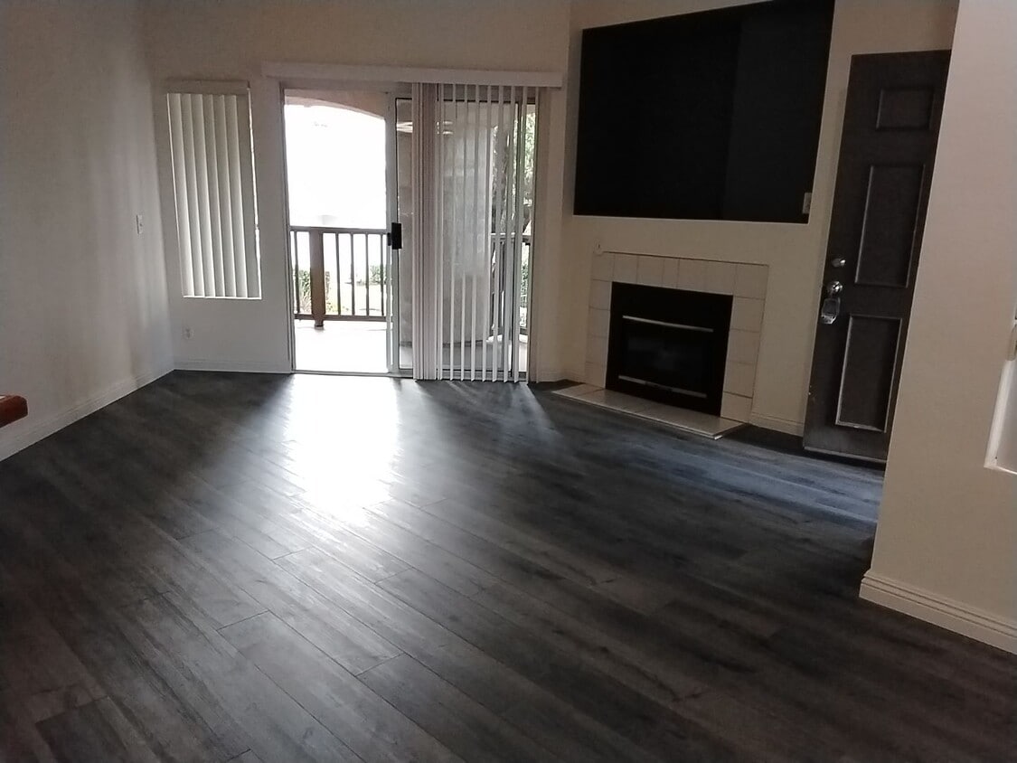 Primary Photo - We know how important it is to come home to a relaxing and welcoming atmosphere! Beautiful 2 Bedr...