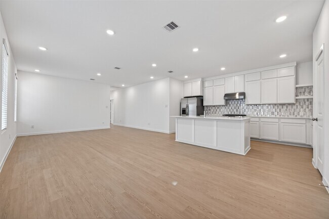 Foto del edificio - 27435 Sunterra Village Dr