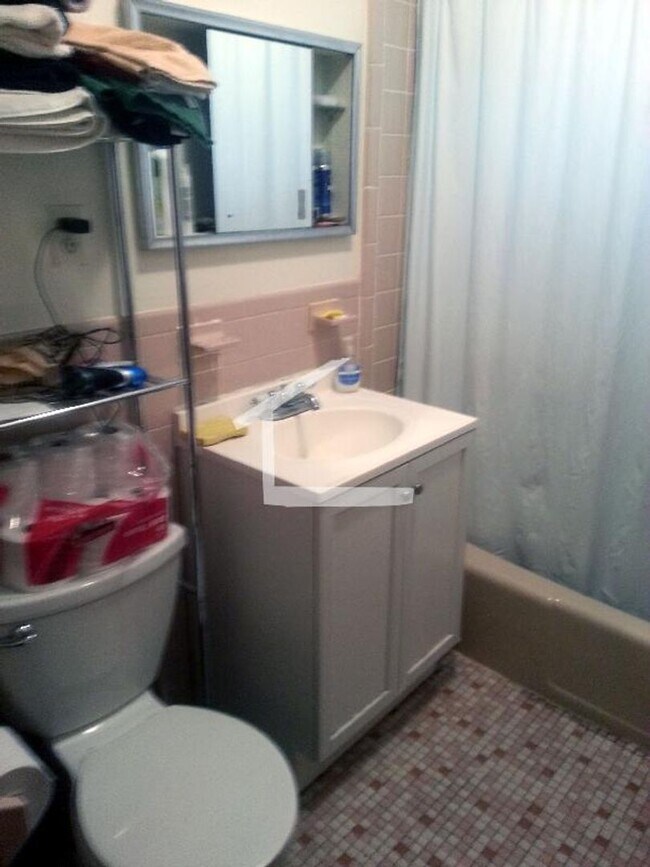 Building Photo - Allston 1 bedroom apartment 9/1