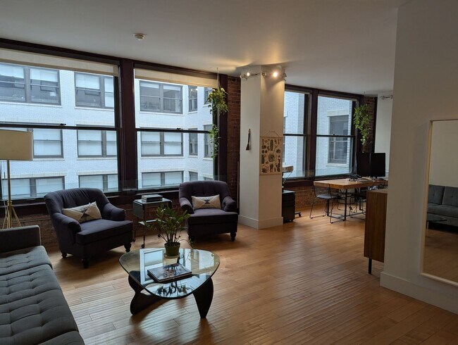 Foto del edificio - 460 S Spring St