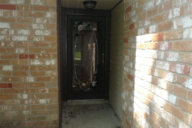Building Photo - 14122 Bateau Dr