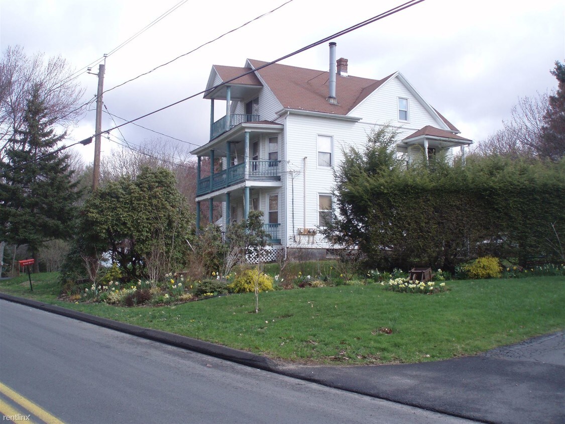 Primary Photo - 22 Emmett St