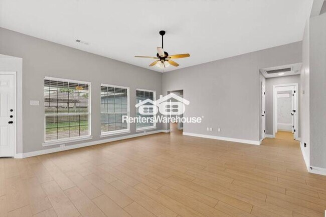 Foto del edificio - Newest Renovated Home In Forney Waiting On YOU!!!!