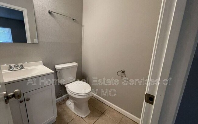 Foto del edificio - 712 E Sunshine St