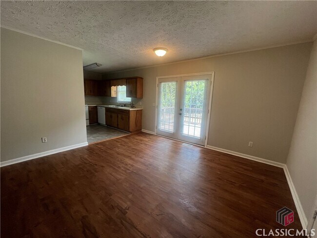 Building Photo - 200 Round Table Rd