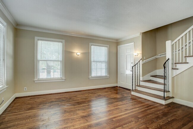 Foto del edificio - 1935 Richmond Ave