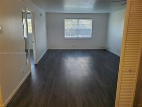 Building Photo - 1300 Moffett St