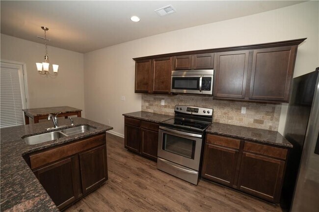 Foto del edificio - 376 Pernell