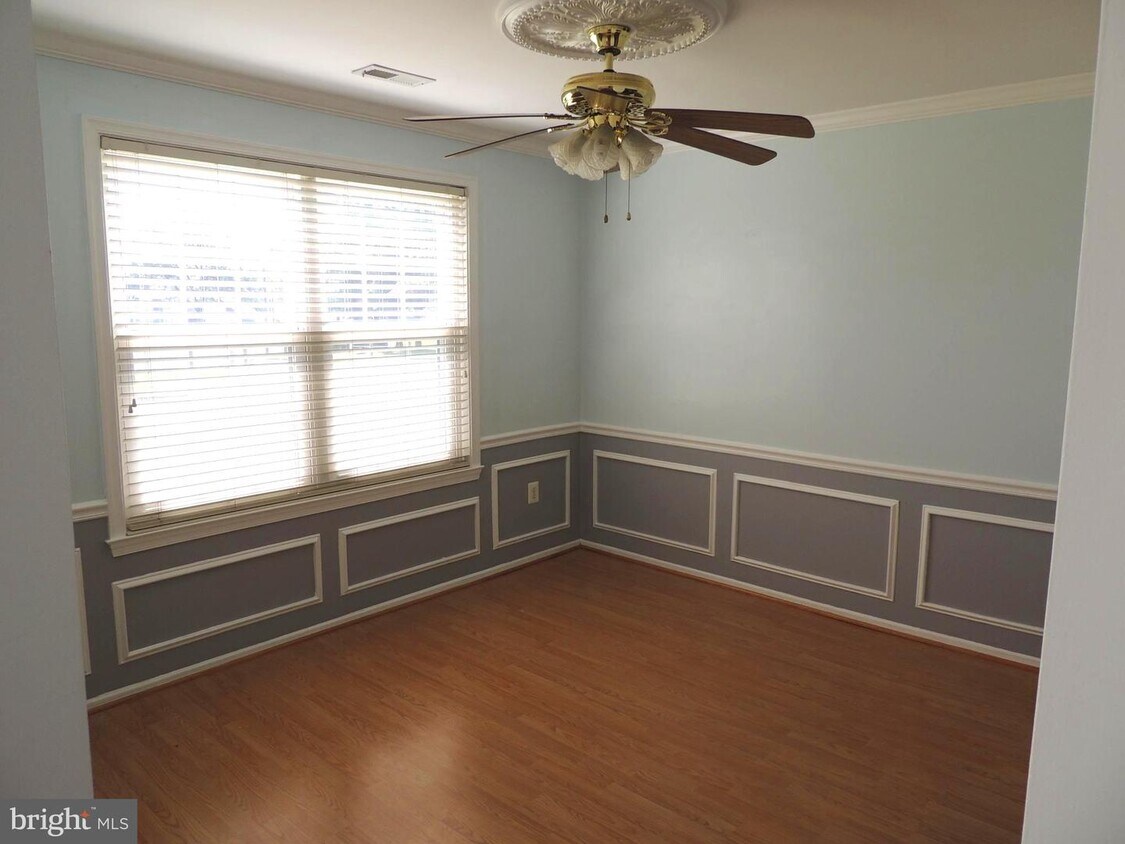 Primary Photo - 1401 Key Pkwy
