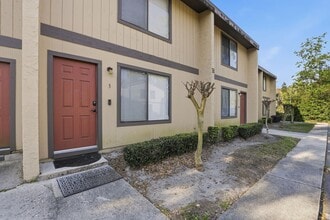 Building Photo - 2300 SW 43rd St