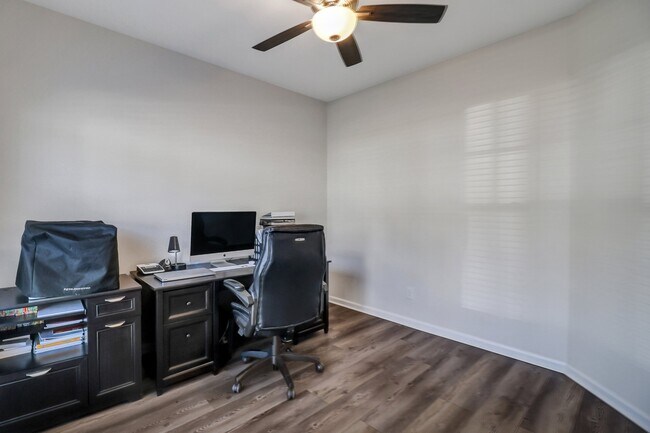 Foto del edificio - 114 Chalk Farm Way