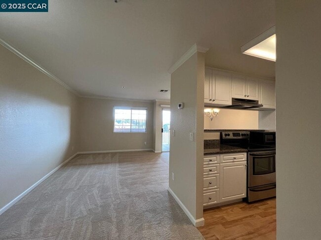 Building Photo - 460 Bollinger Canyon Ln