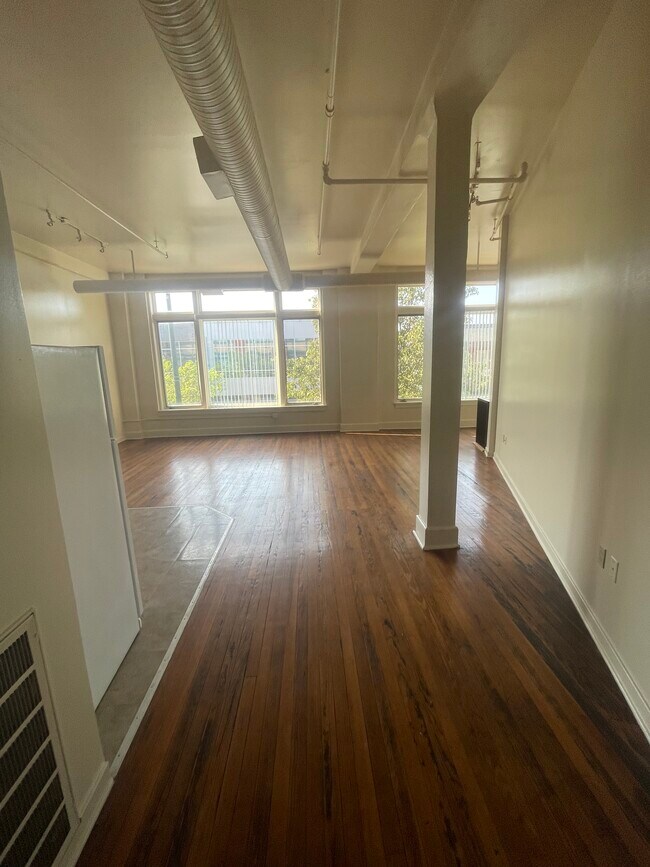 Entrance - 6710 Detroit Ave