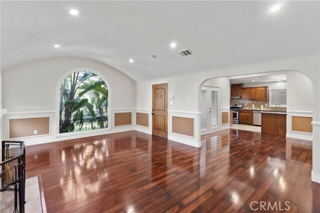Primary Photo - 225 Segovia Ave