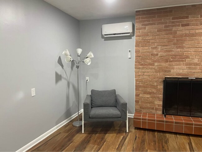 Foto del edificio - 4007 Aldington Dr
