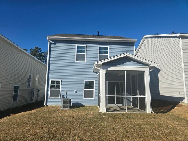 Foto del edificio - Just Built 3 bed 2.5 bath house in Pinecrest Subdivision