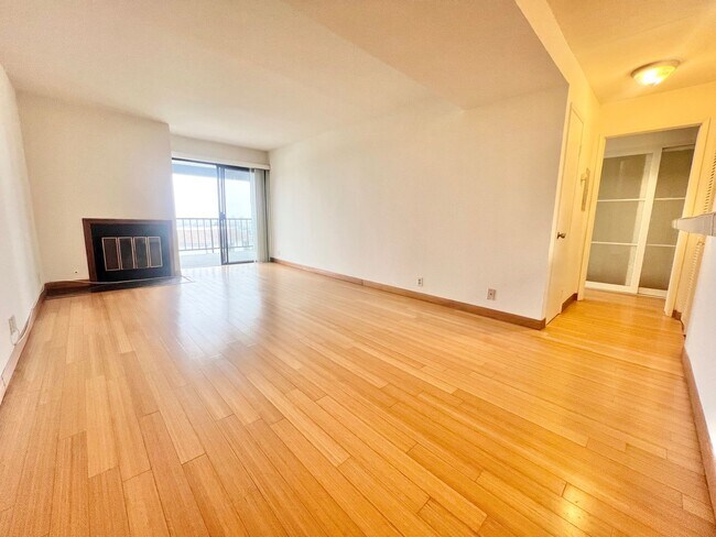 Foto del edificio - Roomy Signal Hill condo in Hillside Pines ...