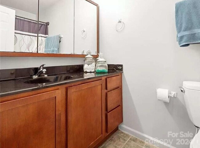 Building Photo - 206 Farington Cir