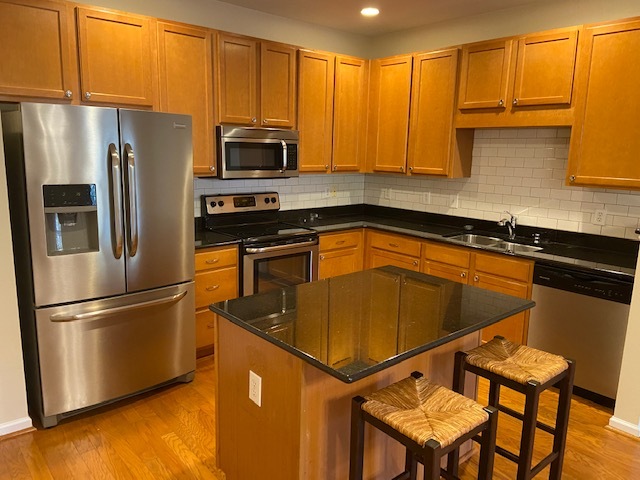 Kitchen - 2421 Eagle Creek Ct
