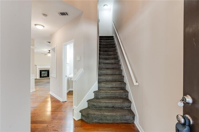 Building Photo - 1817 Waterside Dr