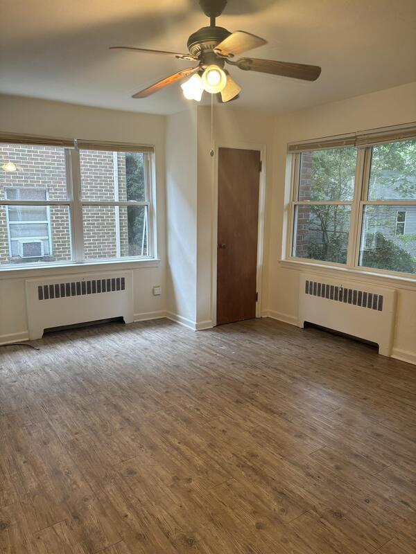 Foto principal - 825 Harrington Ave