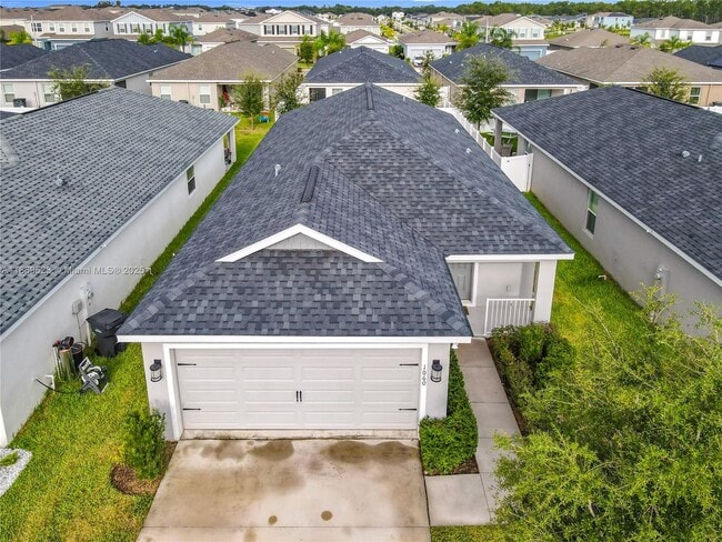 Building Photo - 1060 Cascade Dr