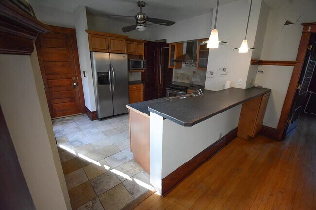 Foto del edificio - 604 NE 2nd St