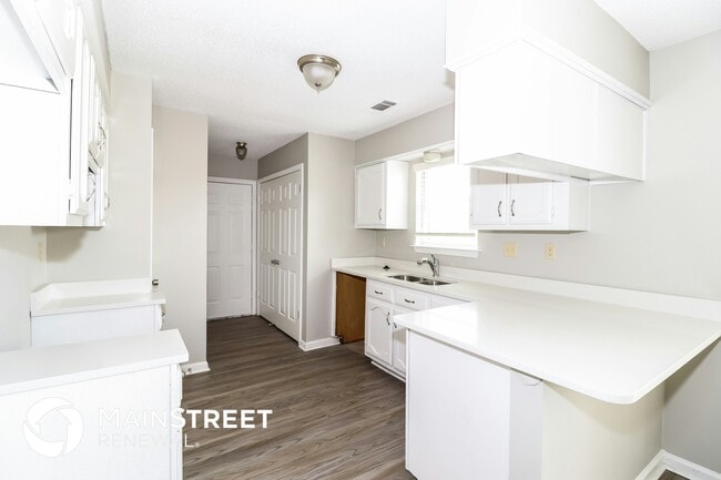 Foto del edificio - 5536 Terri Lynn Cove