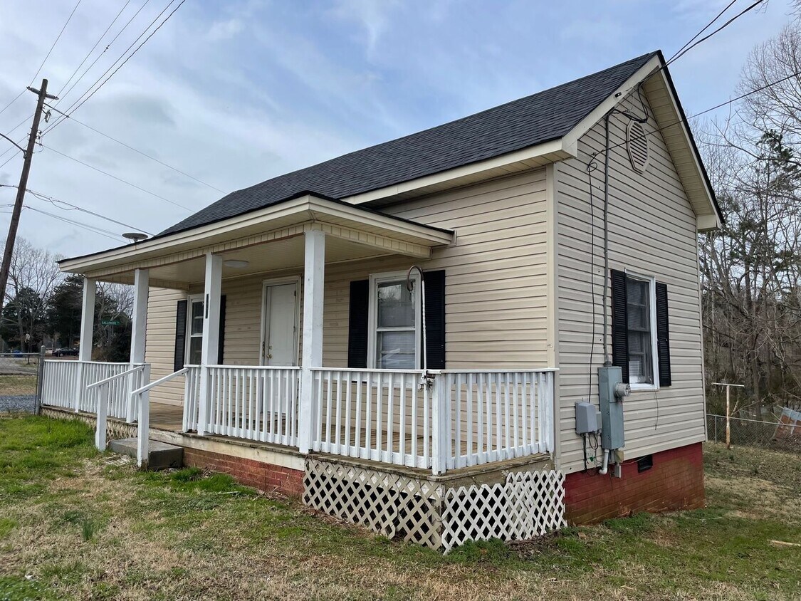 Primary Photo - 2 Bed, 1 Bath home, Small pets OK! $1,000 ...