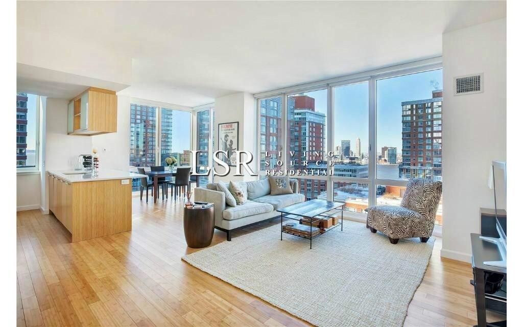 Foto principal - 111 Worth St