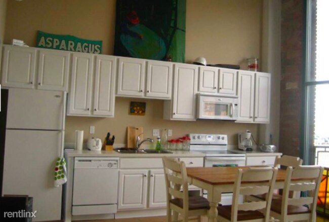 Building Photo - 2 br, 2 bath Condo - 401 West Shoreline Drive