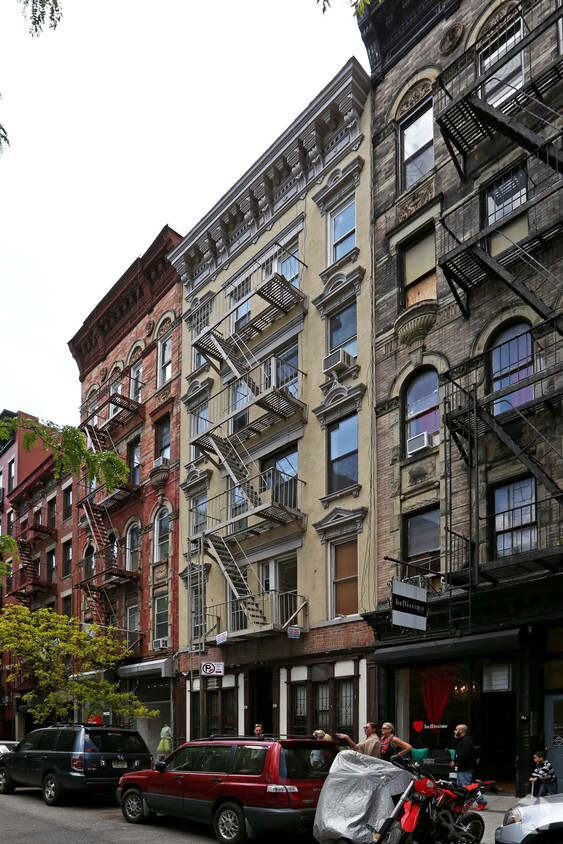 Building Photo - 221 Mott St