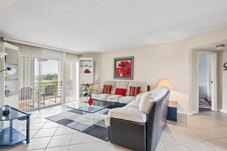 Building Photo - 3951 Via Poinciana