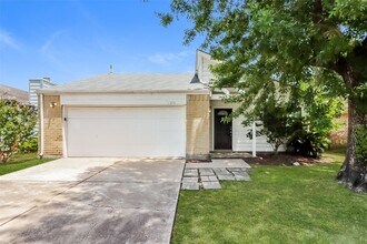 Building Photo - 13830 Walnut Hollow Ln