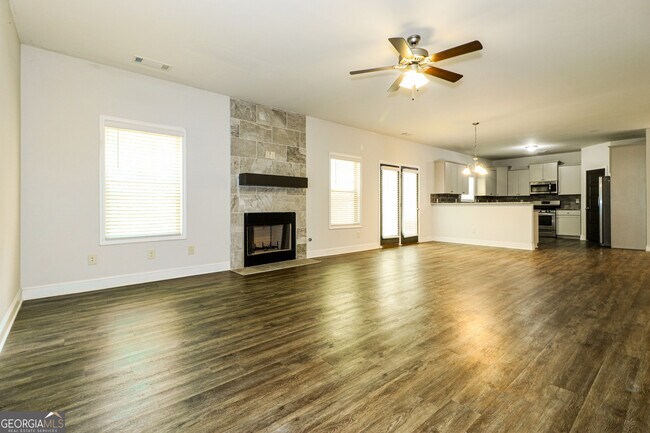 Building Photo - 787 Overlook Gln Dr