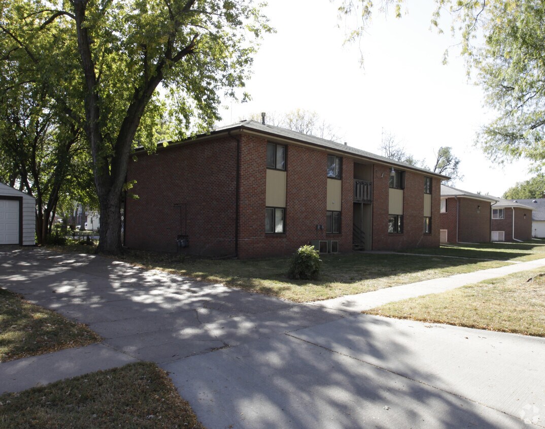 Building Photo - 3831 St Paul Ave