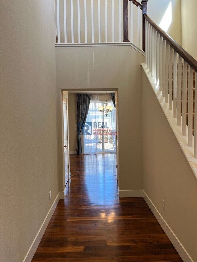 Foto del edificio - 10417 Rutledge St