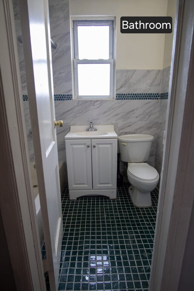 Building Photo - 342 Union Ave