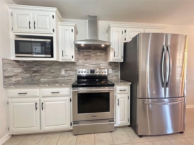 Building Photo - 1381 E Amber Dr