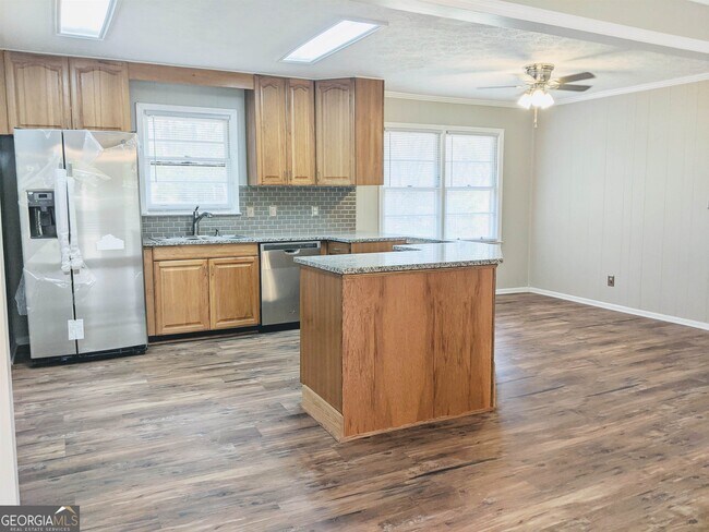 Building Photo - 6096 Shallow Creek Ln