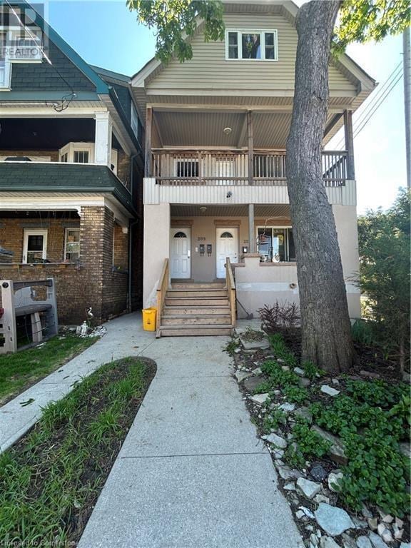 Building Photo - 209 Balsam Ave S