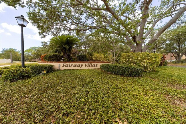 Foto del edificio - 8105 Bardmoor Pl