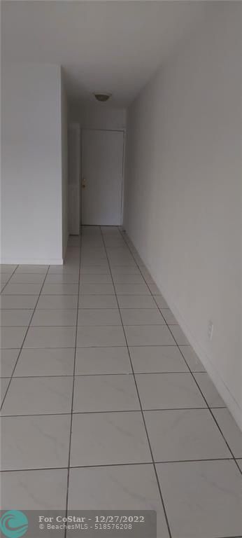 Foto del edificio - 5861 NW 16th Pl