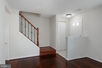 Building Photo - 6324 Lightburn Ct