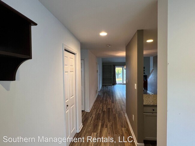 Foto del edificio - 3 br, 2 bath House - 625 Blossom Hill