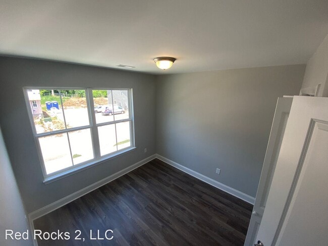Building Photo - 4817 Lake Ln