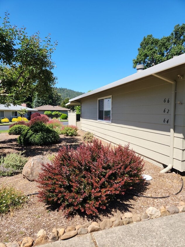 Primary Photo - Very nice home w/AIR CONDITIONING in Oakmo...