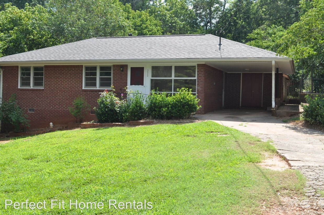 Primary Photo - 3 br, 1 bath House - 5040 S.Cobb School Road
