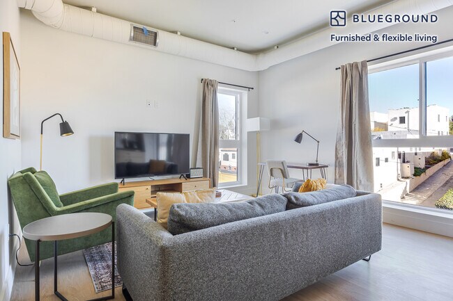 Foto del edificio - 611 N Virgil Ave