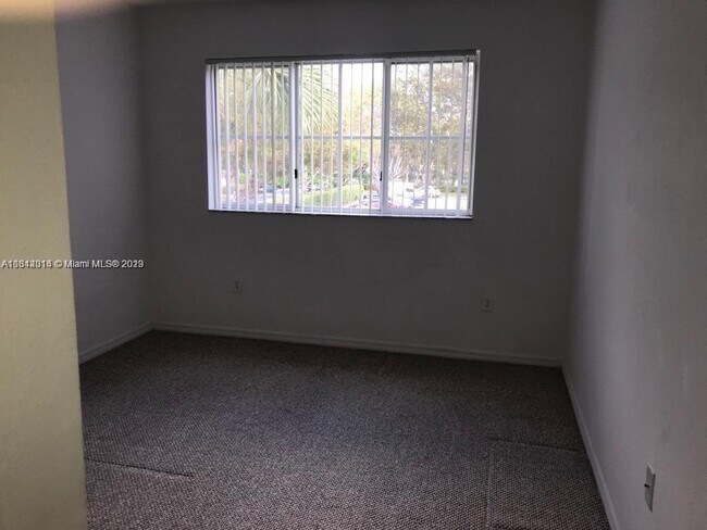 Building Photo - 2442 Centergate Dr